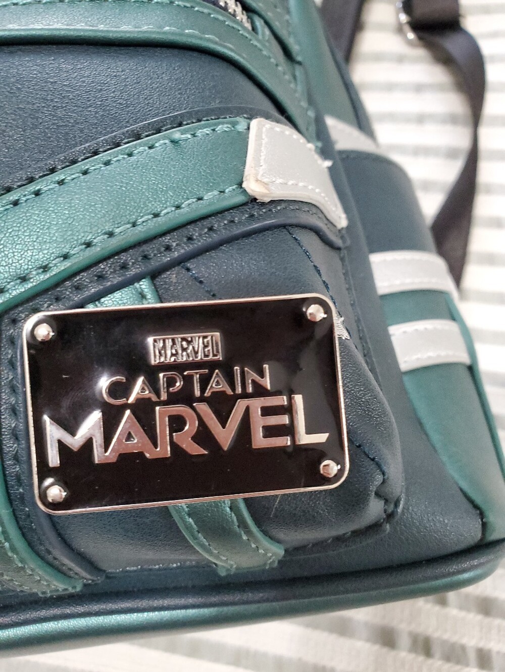 Captain Marvel Backpack - Picture 10 of 11